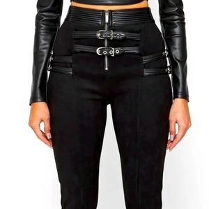 VEGAN SUEDE BUCKLE DETAIL LEGGINGS - BLACK
Maniere De Voir size 14